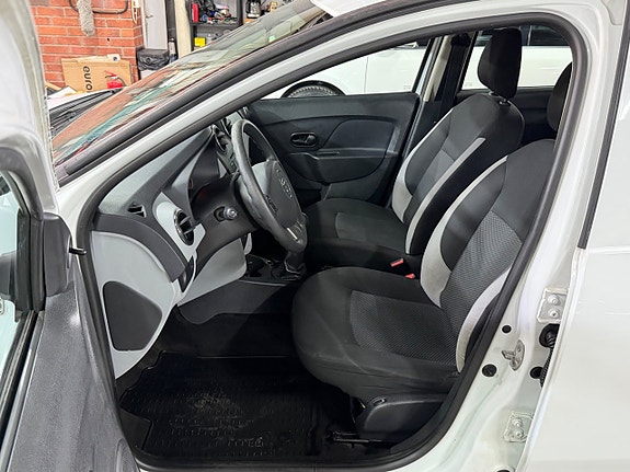 Dacia Sandero 9 of 14