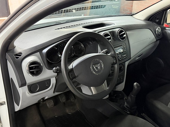 Dacia Sandero 14 of 14