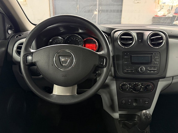 Dacia Sandero 12 of 14