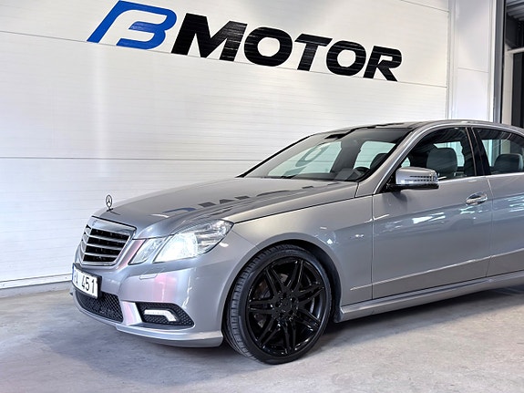 Mercedes-Benz E220 4 of 5
