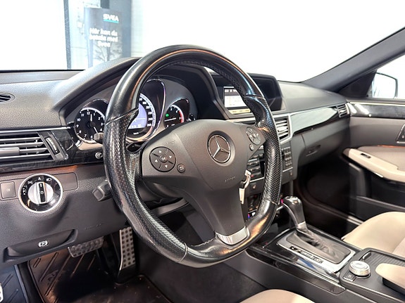 Mercedes-Benz E220 9 of 19