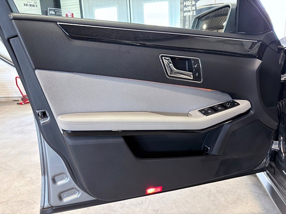 Mercedes-Benz E220 15 of 19