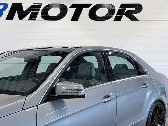 Mercedes-Benz E220 8 of 19