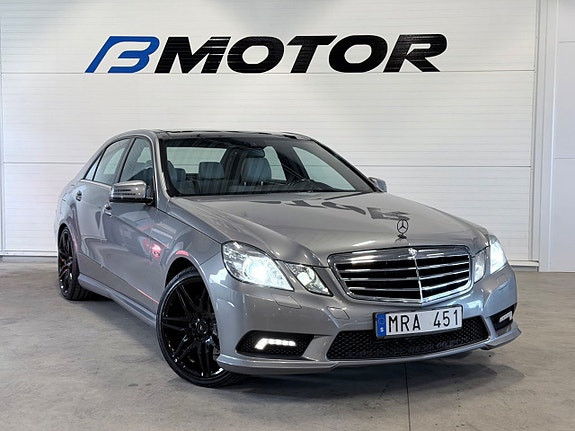 Mercedes-Benz E220 3 of 5