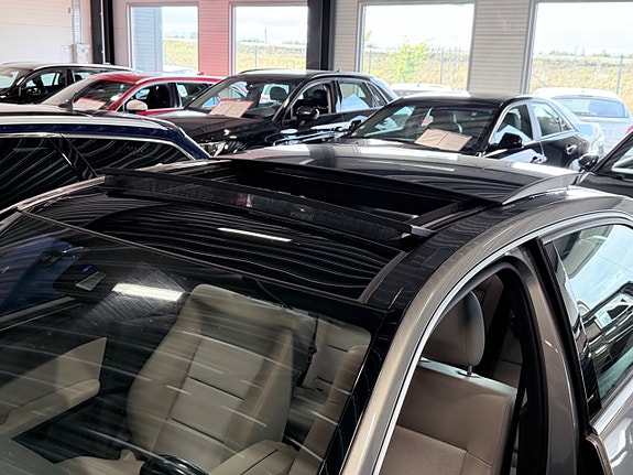 Mercedes-Benz E220 19 of 19