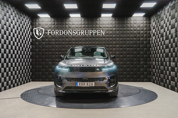 Land Rover Range Rover Sport 12 of 27