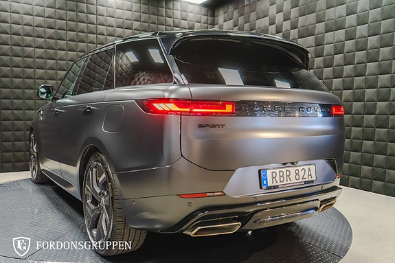 Land Rover Range Rover Sport 5 of 5