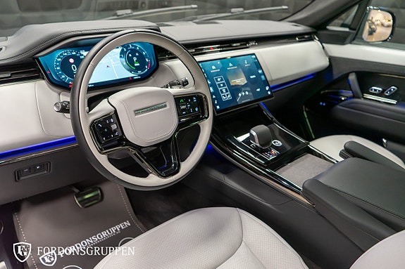 Land Rover Range Rover Sport 18 of 27