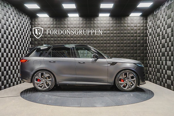 Land Rover Range Rover Sport 10 of 27