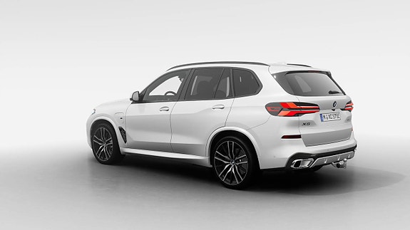 BMW X5 2 of 4