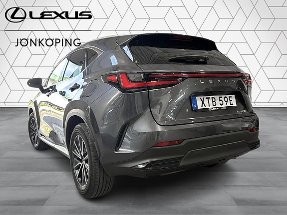 Lexus NX350h 4 of 5