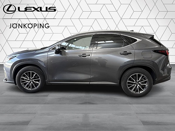 Lexus NX350h 5 of 5