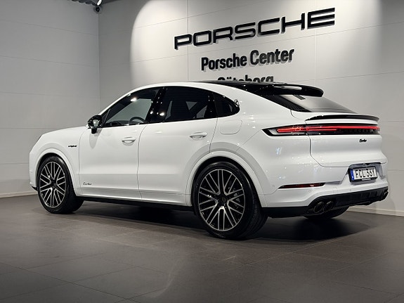Porsche Cayenne 5 of 30