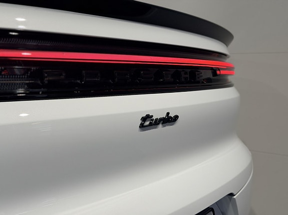 Porsche Cayenne 11 of 30