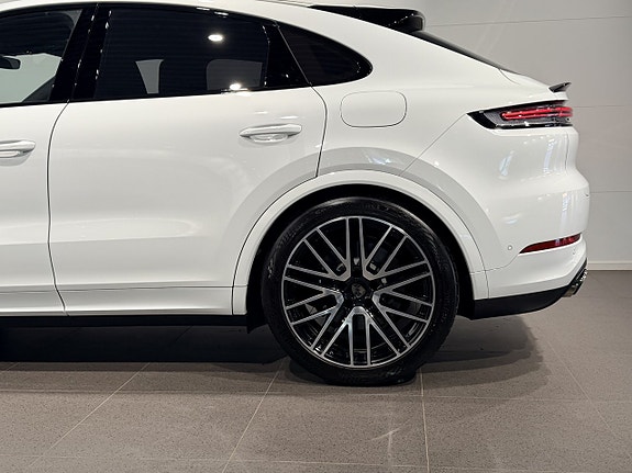 Porsche Cayenne 10 of 30