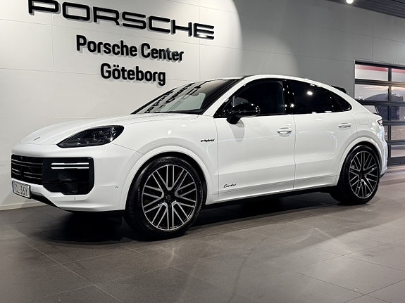 Porsche Cayenne 8 of 30