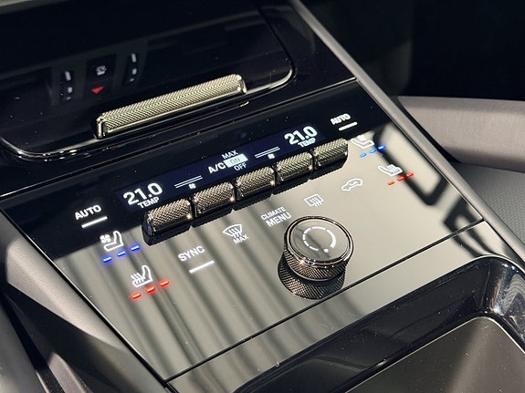 Porsche Cayenne 23 of 30