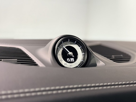 Porsche Cayenne 25 of 30