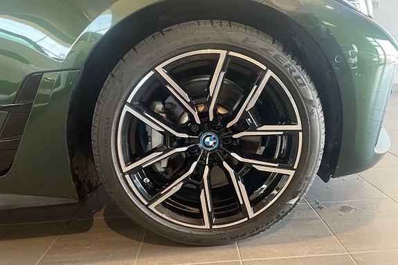 BMW i4 13 of 16
