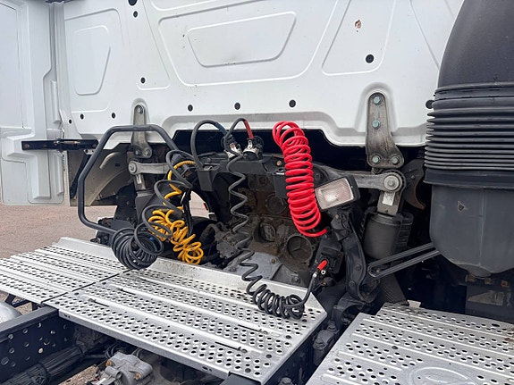 Mercedes-Benz Actros 1945 11 of 12