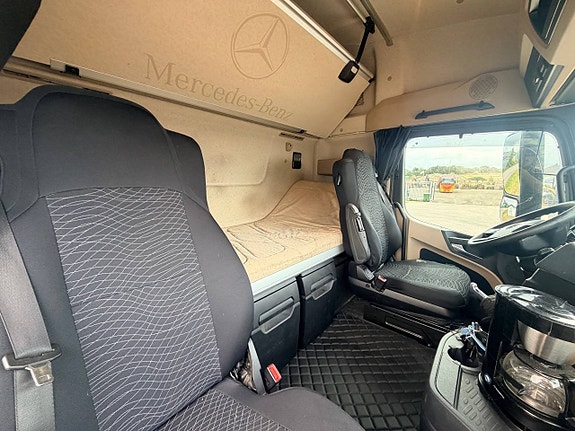 Mercedes-Benz Actros 1945 9 of 12