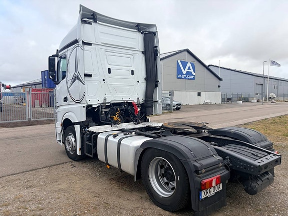 Mercedes-Benz Actros 1945 4 of 12