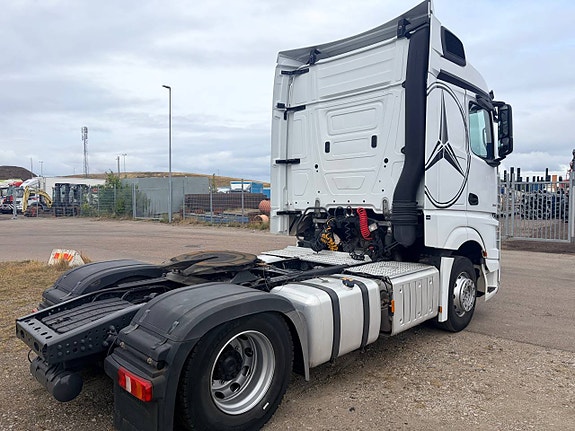 Mercedes-Benz Actros 1945 3 of 12