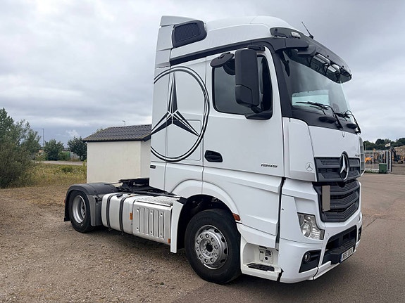 Mercedes-Benz Actros 1945 2 of 12
