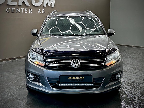 Volkswagen Tiguan 2 of 5