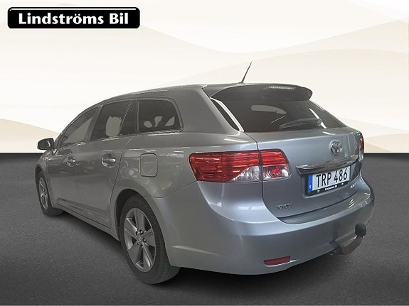Toyota Avensis 4 of 5