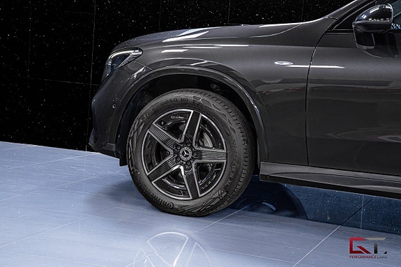 Mercedes-Benz GLC300 e 5 of 20