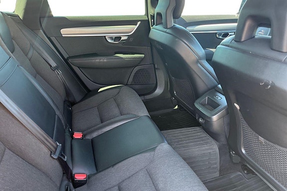 Volvo V90 26 of 30