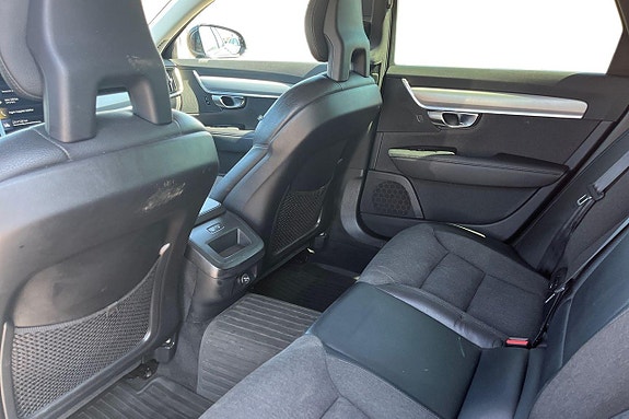 Volvo V90 27 of 30