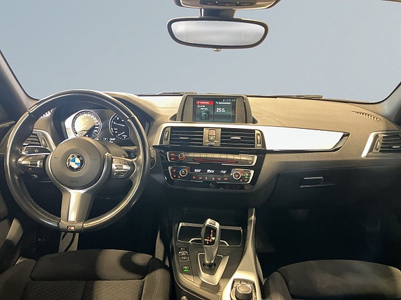BMW 118i 8 of 19