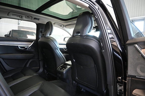 Volvo V90 Cross Country 12 of 25