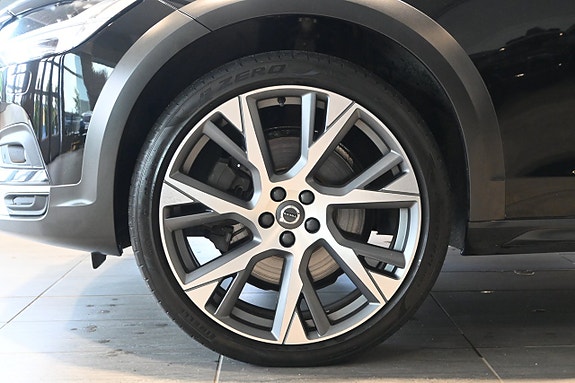 Volvo V90 Cross Country 6 of 25