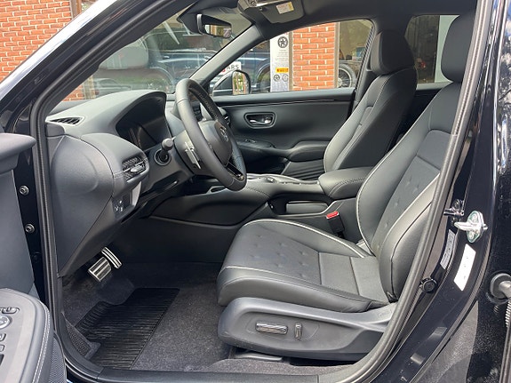 Honda ZR-V 7 of 11