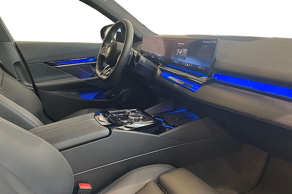 BMW 530e 5 of 5