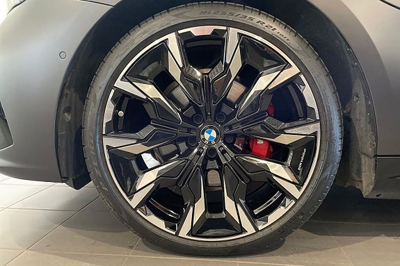 BMW 530e 14 of 17