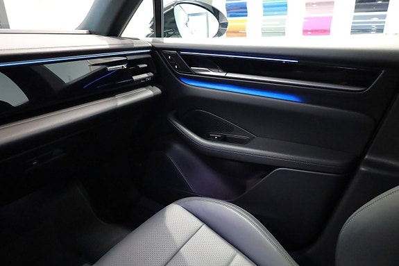 Porsche Macan 4 18 of 28
