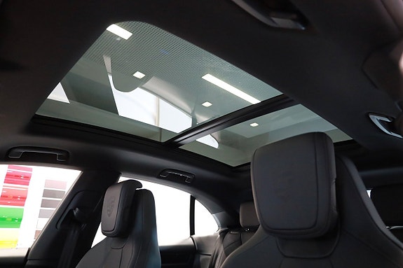 Porsche Macan 4 19 of 28