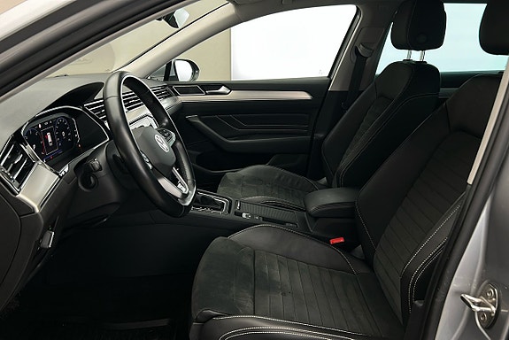 Volkswagen Passat 10 of 30