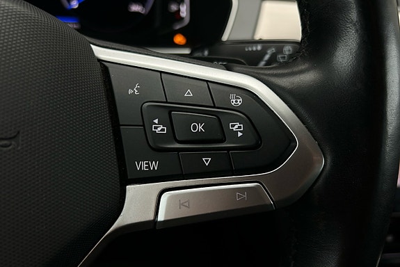 Volkswagen Passat 27 of 30
