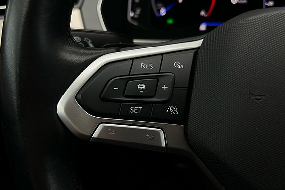 Volkswagen Passat 25 of 30
