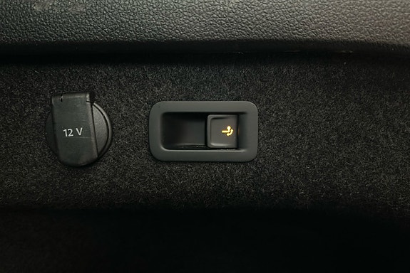 Volkswagen Passat 16 of 30