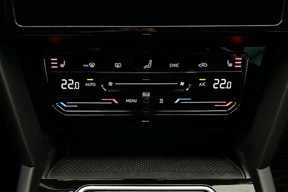 Volkswagen Passat 19 of 30