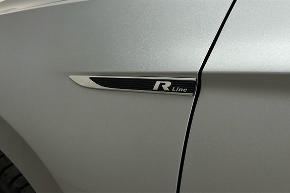 Volkswagen Passat 29 of 30