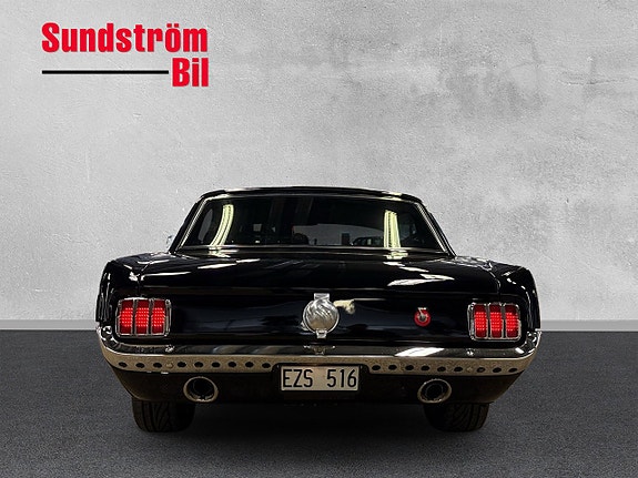 Ford Mustang 5 of 5