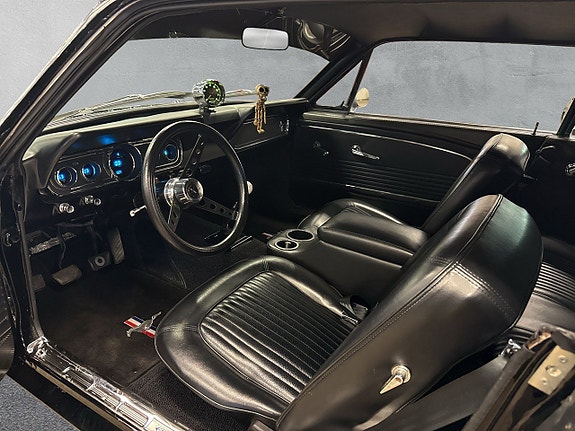 Ford Mustang 10 of 20