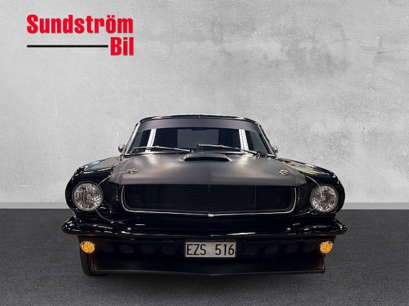Ford Mustang 8 of 20